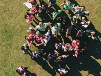 #51 Aruanews: Pise, sim, na grama! 👣